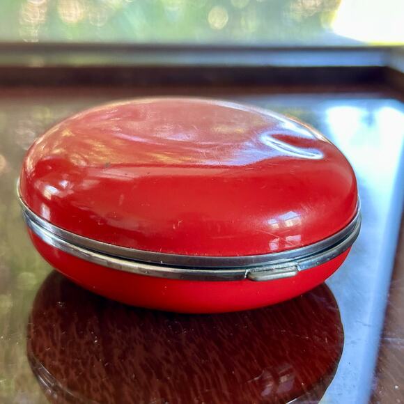 Vintage 1960s Bulova Red Travel Alarm Clock – Folding Round Case, Made in Japan - Picture 16 of 16